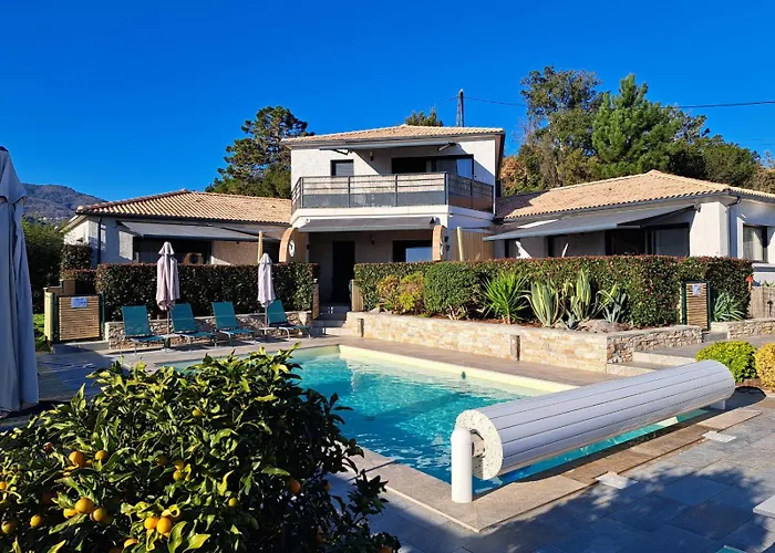 Cote Et Mer - Appartement Haut Standing Dans Villa Avec Piscine Et Vue Mer