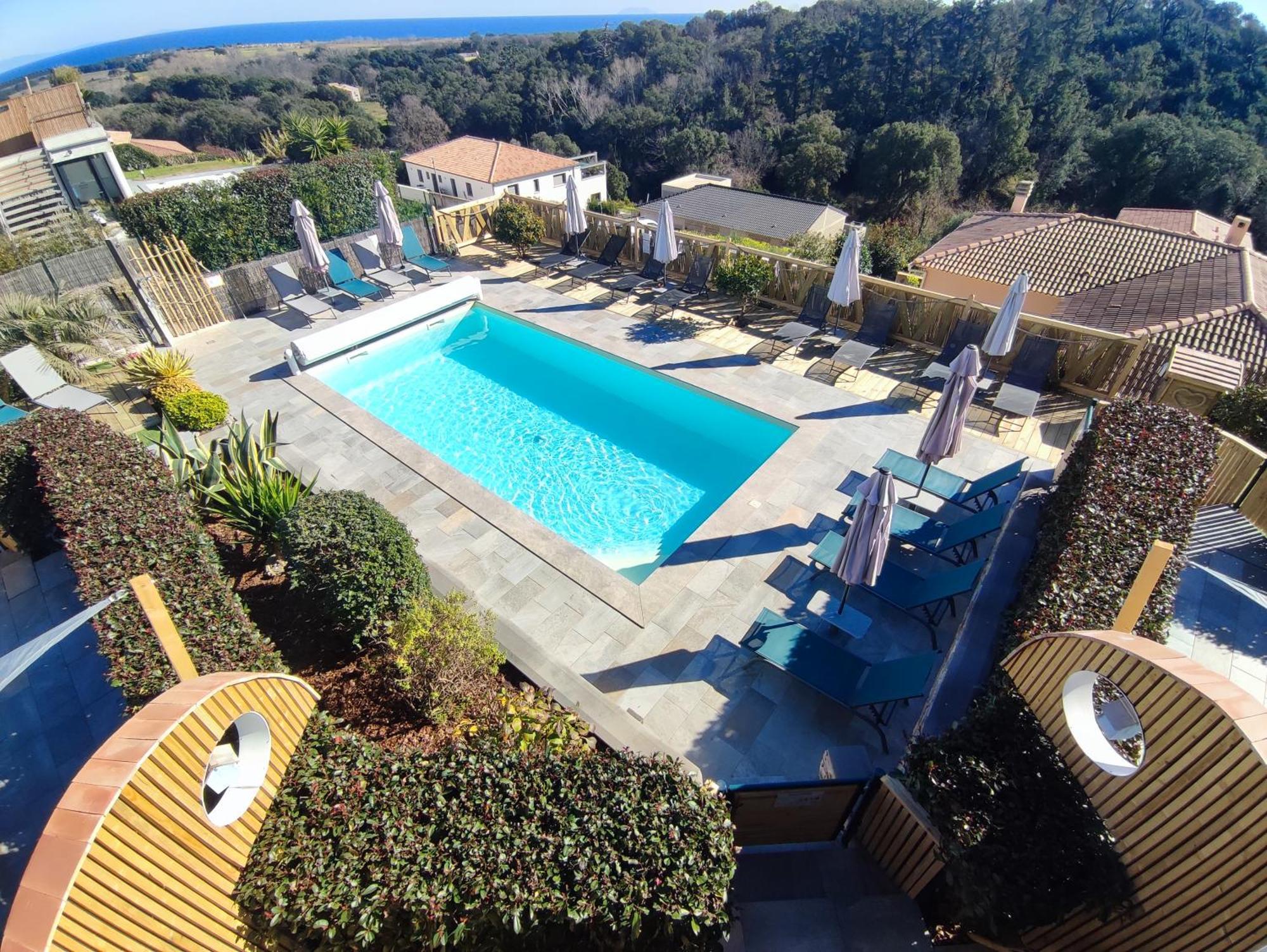 Cote Et - Standing Dans Avec Piscine Et Vue