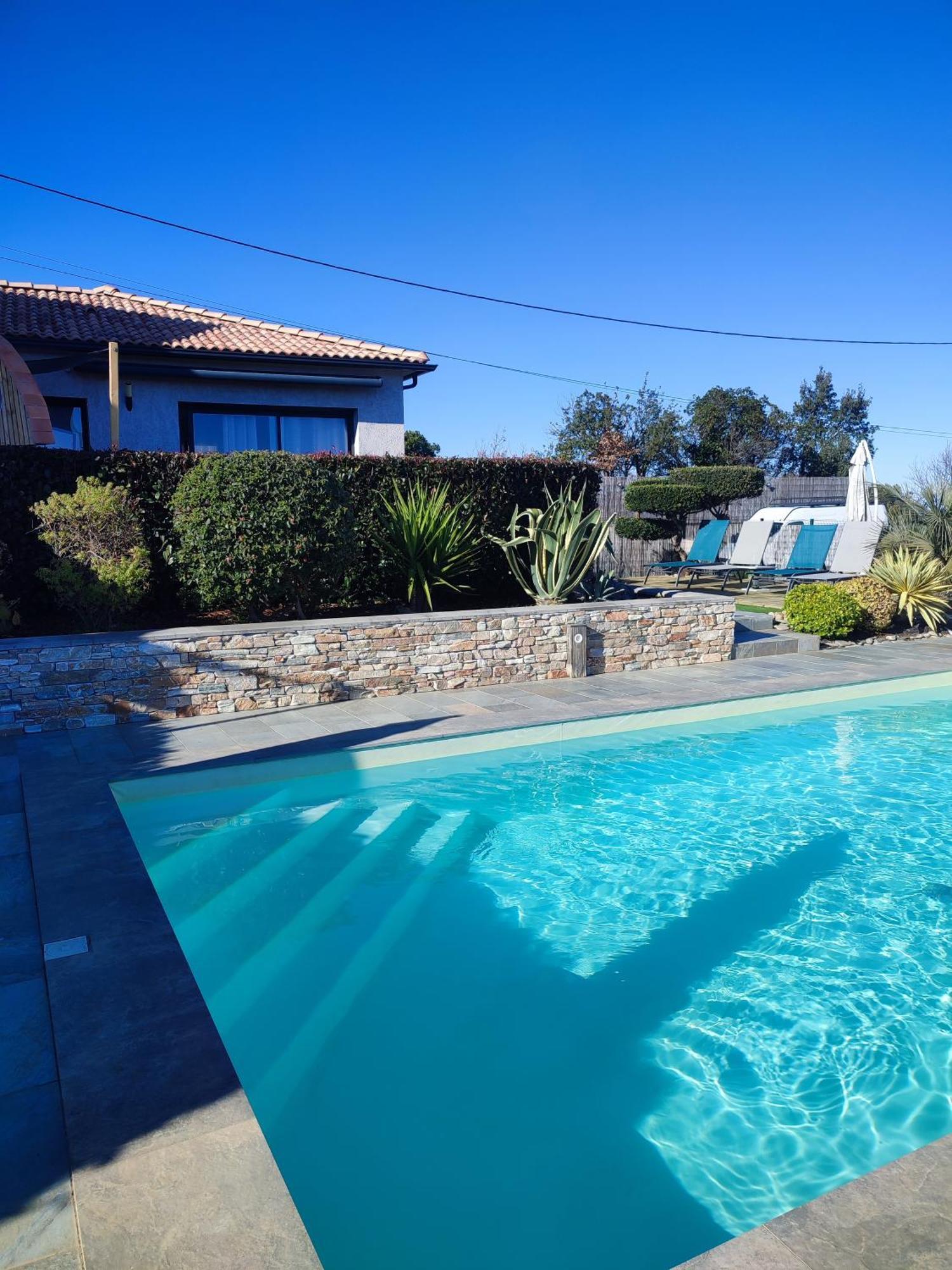 Cote Et - Standing Dans Avec Piscine Et Vue Taglio-Isolaccio